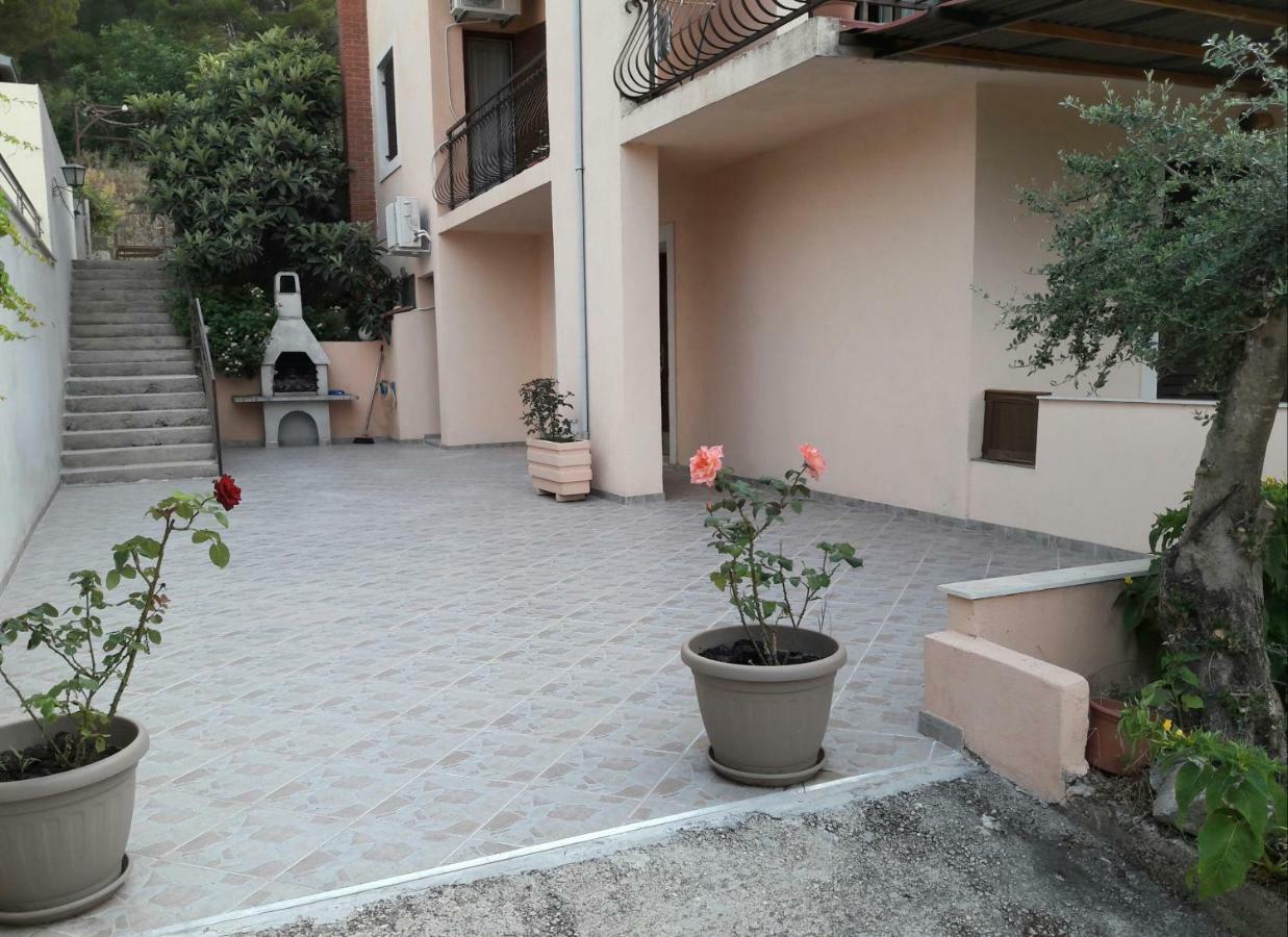 Apartments Antonio Stari Grad  Exteriör bild