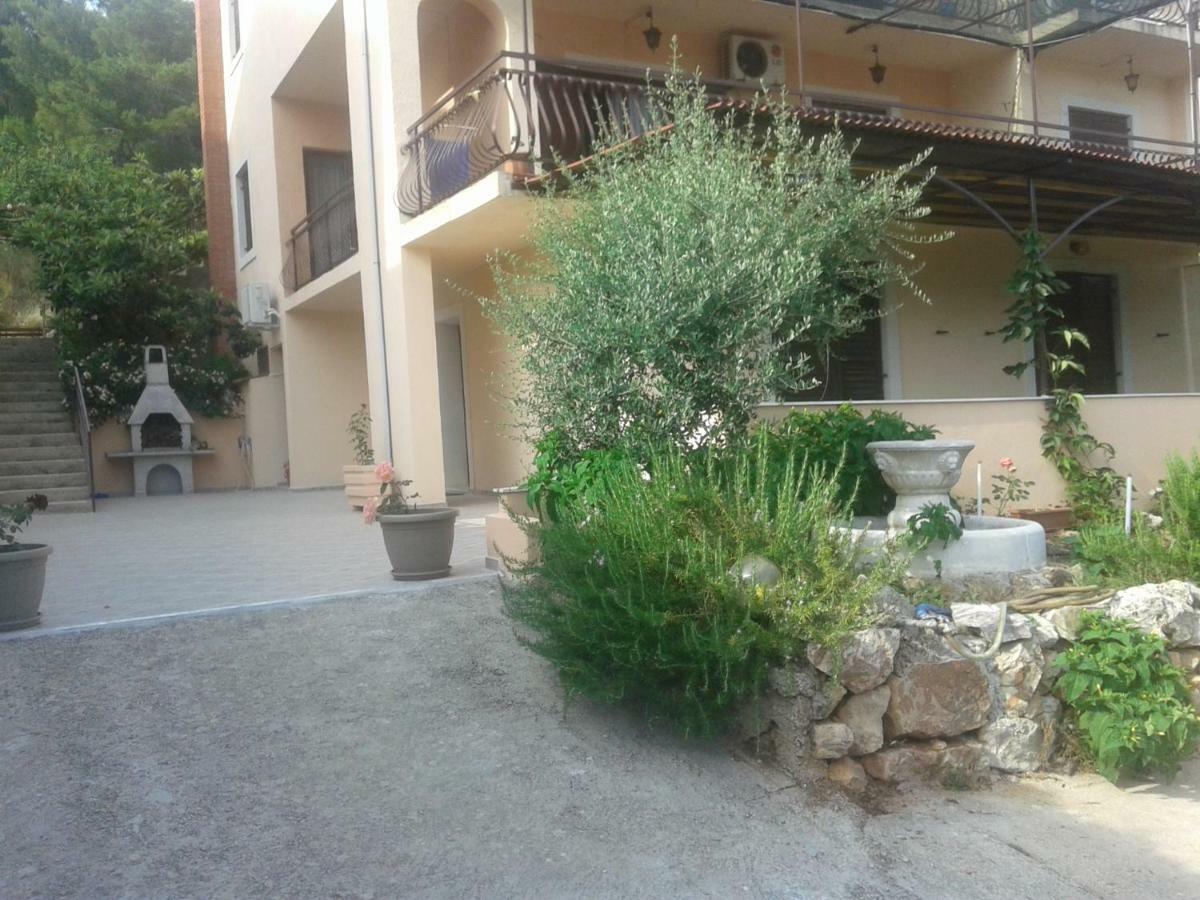 Apartments Antonio Stari Grad  Exteriör bild